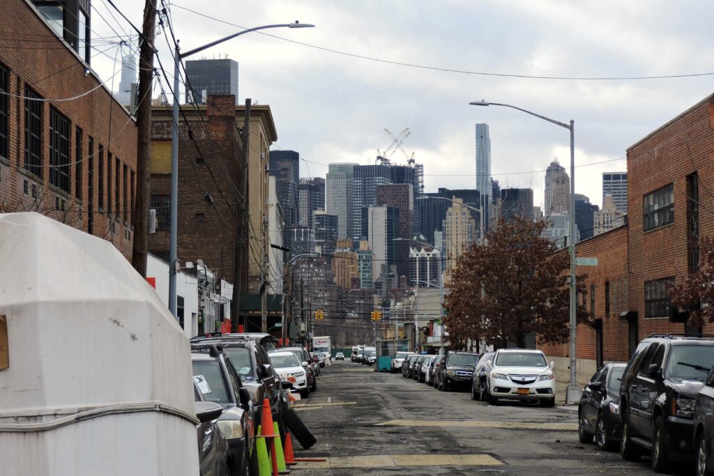 Queens - long island city - Photo by Sebastian Enrique on Unsplash